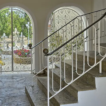 Отель Molfetta 3*
