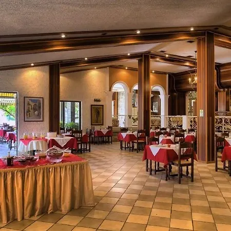 Hotel Molfetta 3*